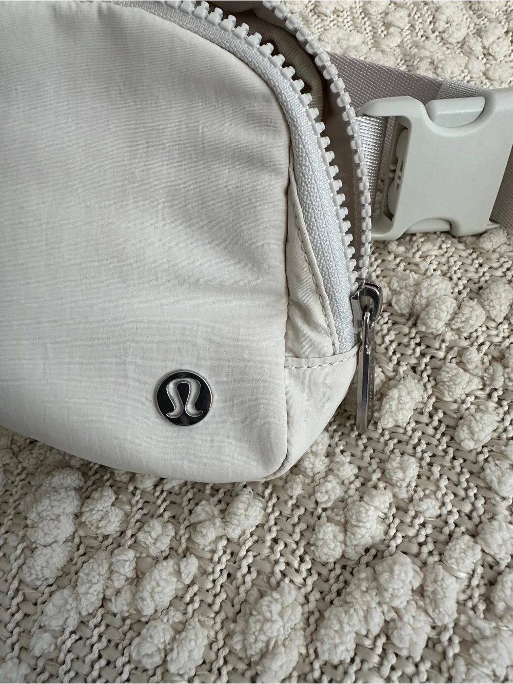Lululemon Everywhere Belt Bag 1L in White Opal Like New